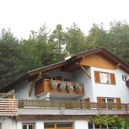 Ferienhaus Tschenett Имст Екстериор снимка
