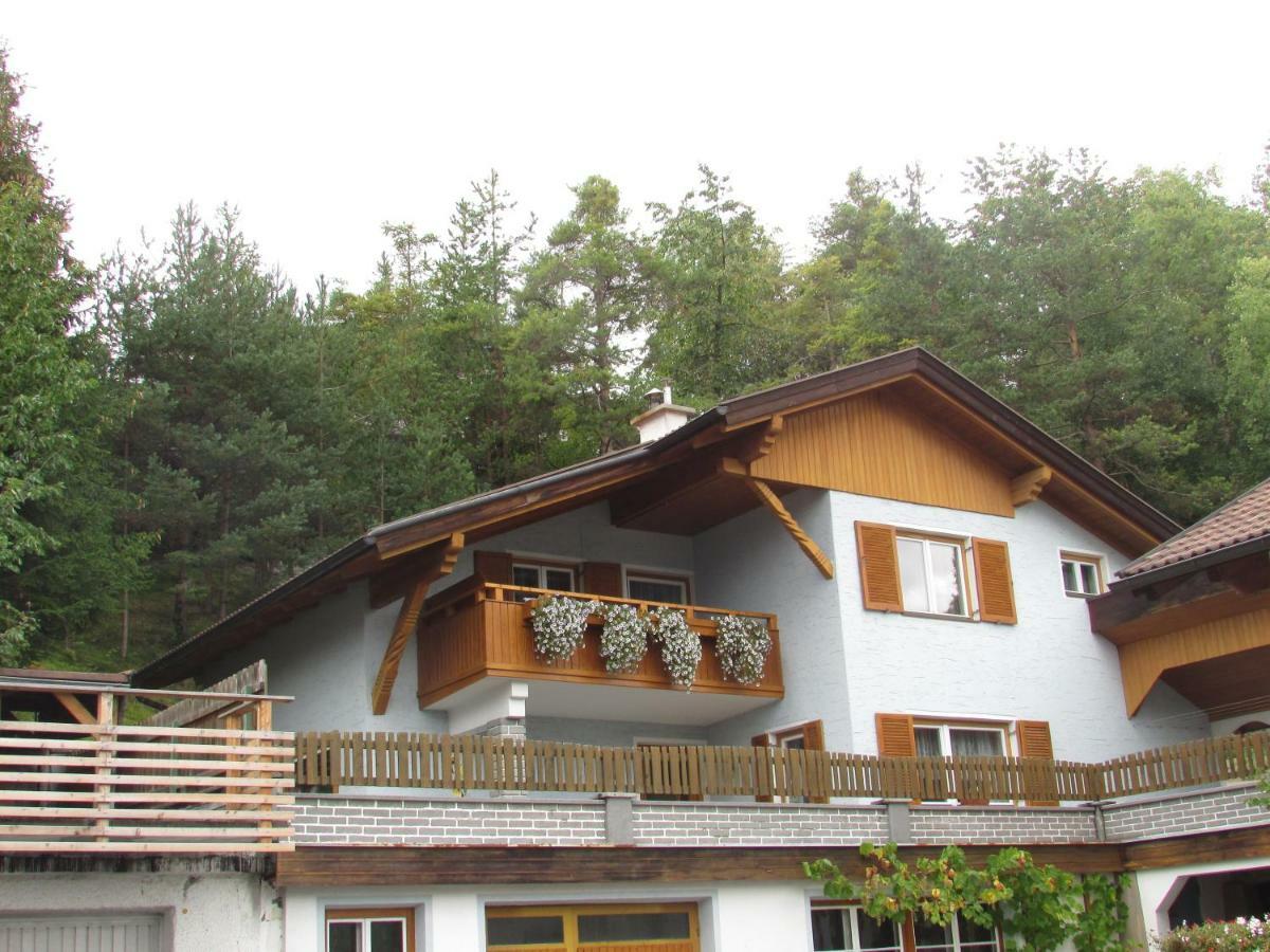 Ferienhaus Tschenett Имст Екстериор снимка