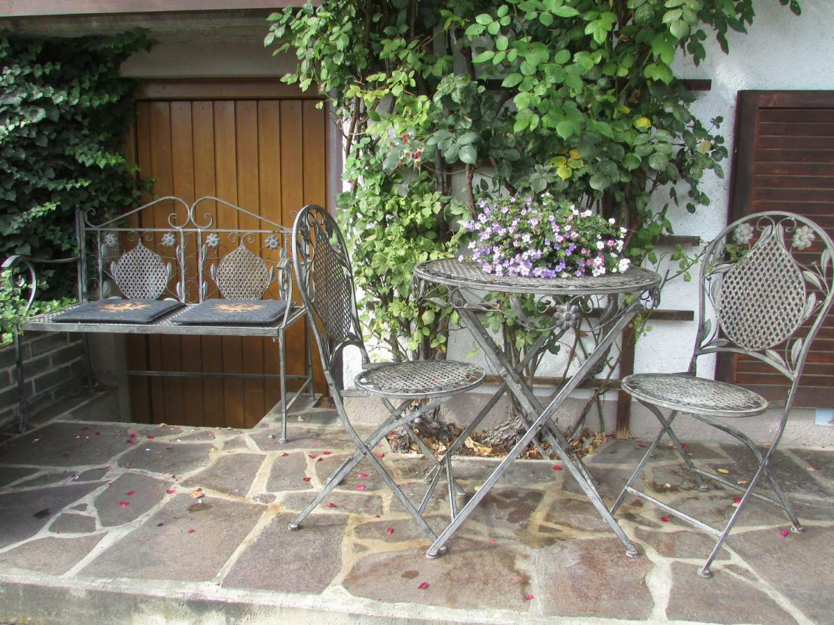 Ferienhaus Tschenett Имст Екстериор снимка