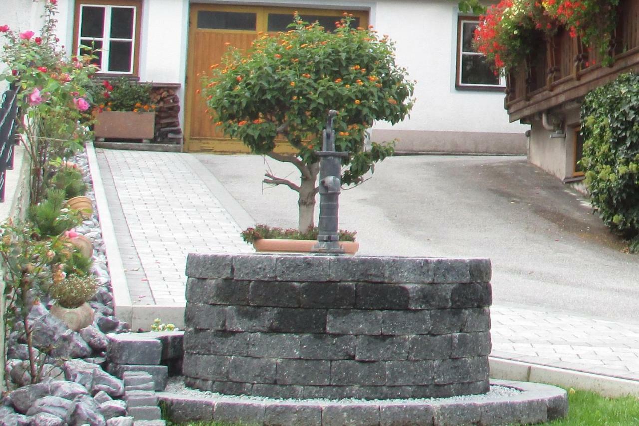Ferienhaus Tschenett Имст Екстериор снимка